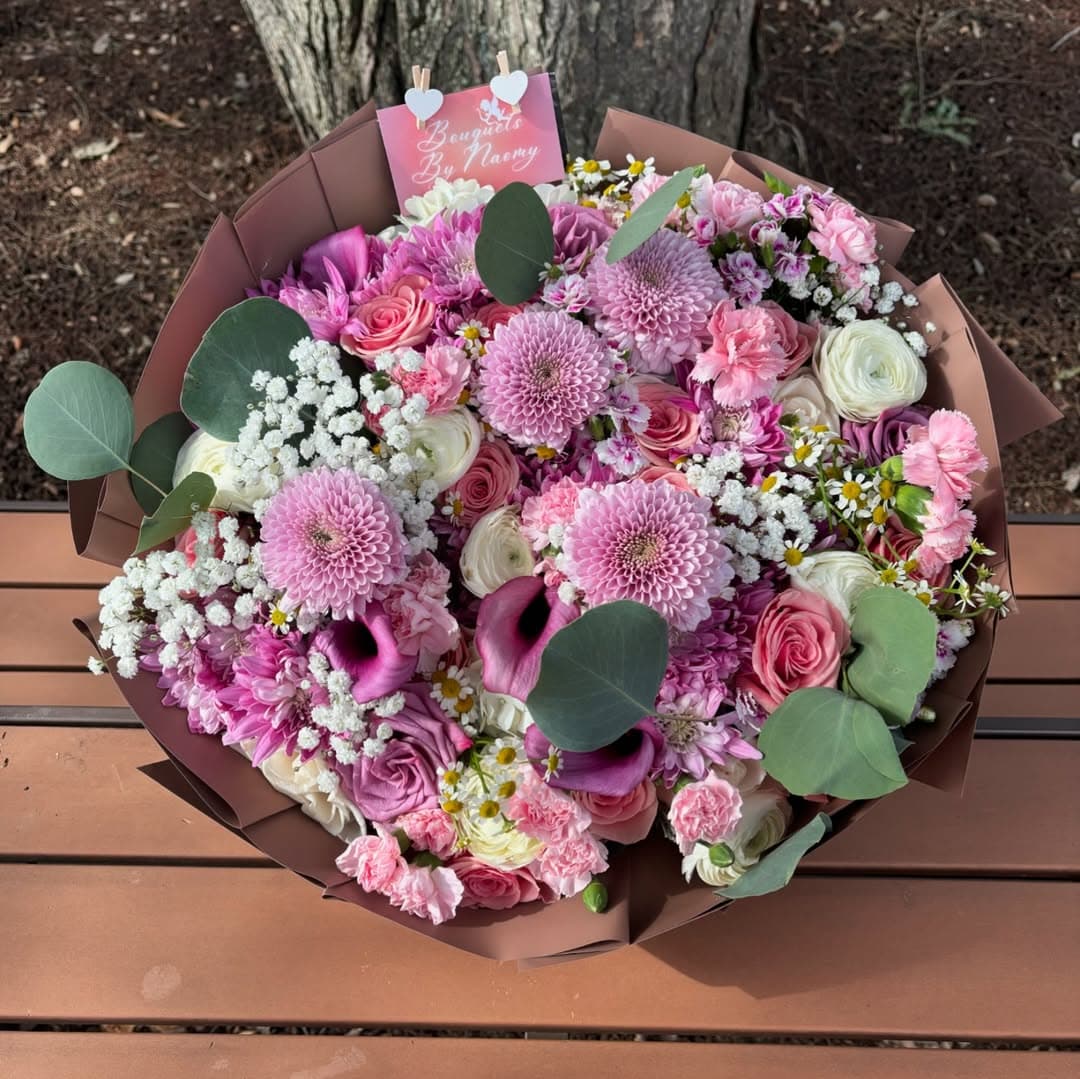 Custom floral bouquet by Bouquets by Naomy