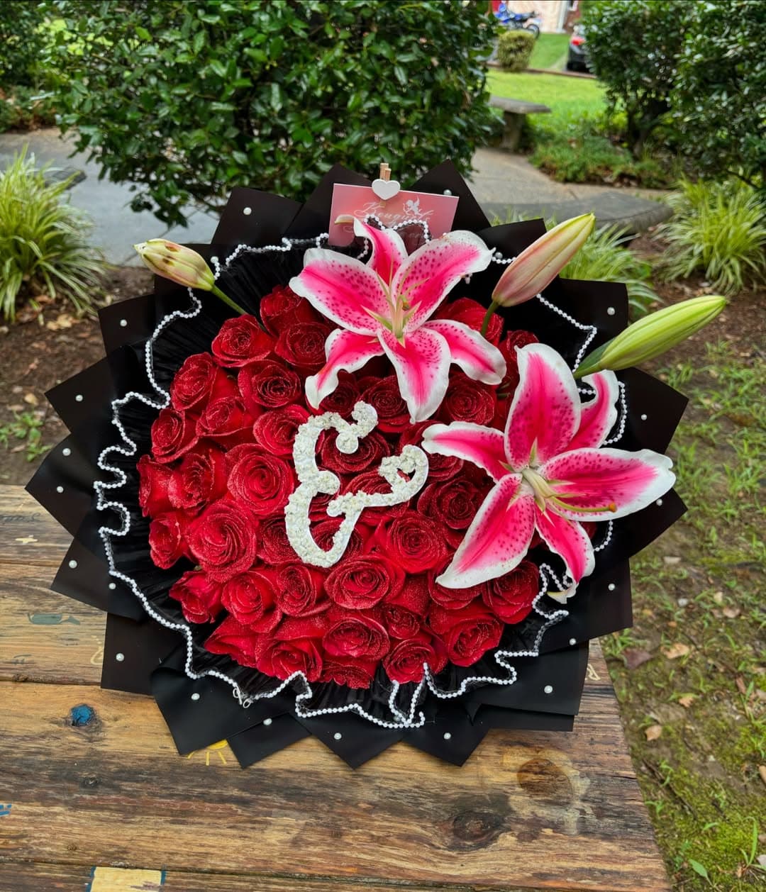 Whimsical floral design by Bouquets by Naomy