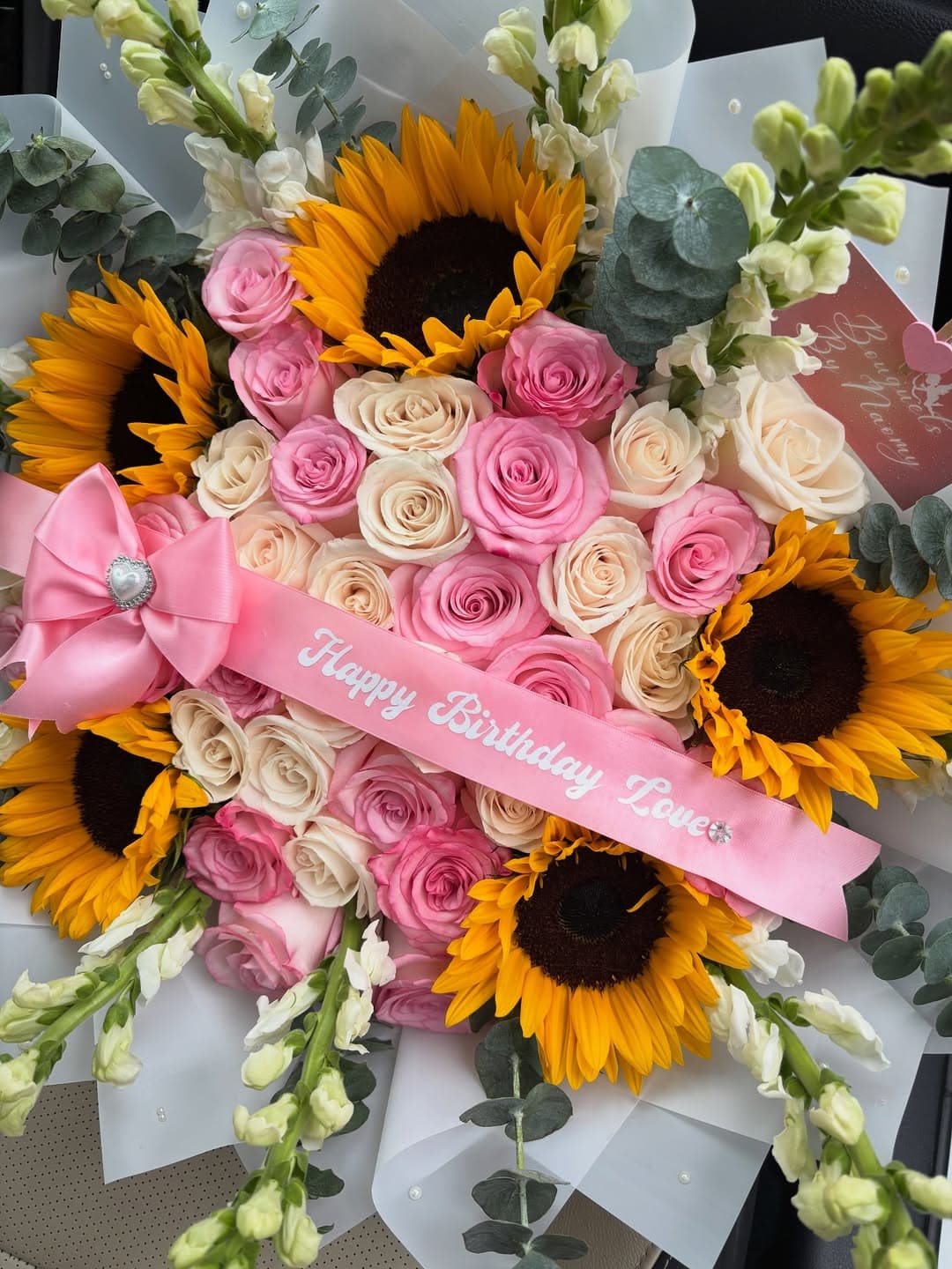 Vibrant mixed bouquet by Bouquets by Naomy