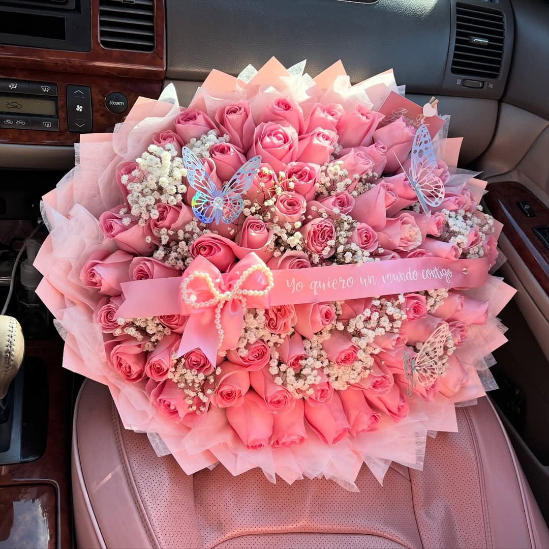 Bold red roses by Bouquets by Naomy