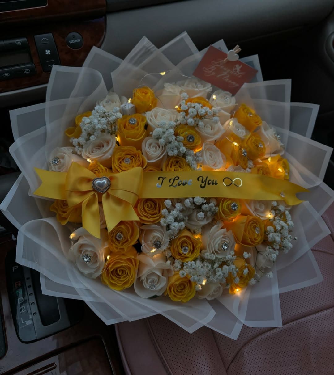 Luxury rose arrangement by Bouquets by Naomy