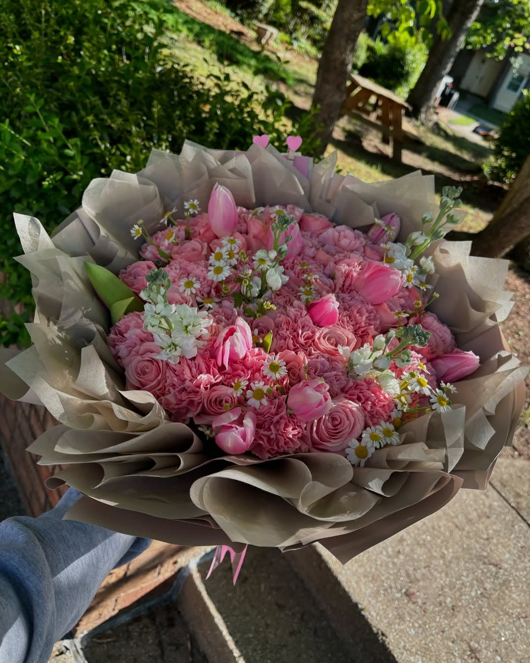 Event day floral arrangement by Bouquets by Naomy